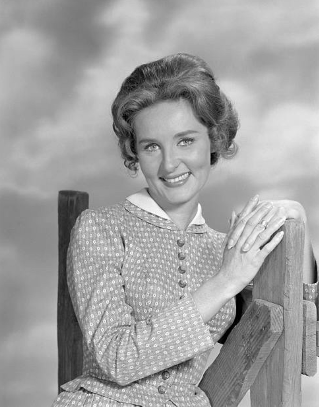 actor Lisabeth Hush large photo