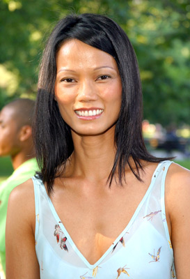 actor Nora Ariffin large photo