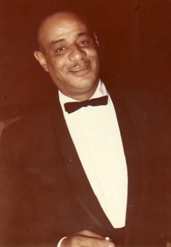 actor Donald Mills large photo