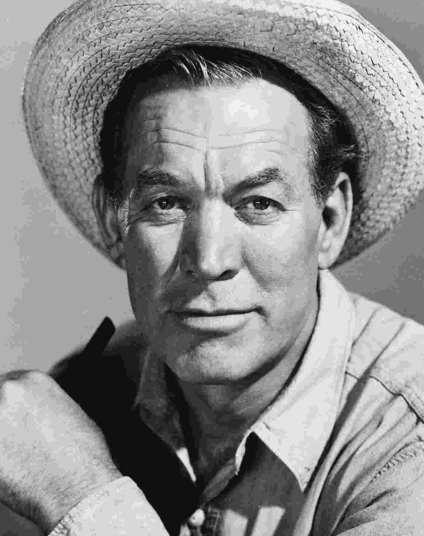actor Ward Bond large photo