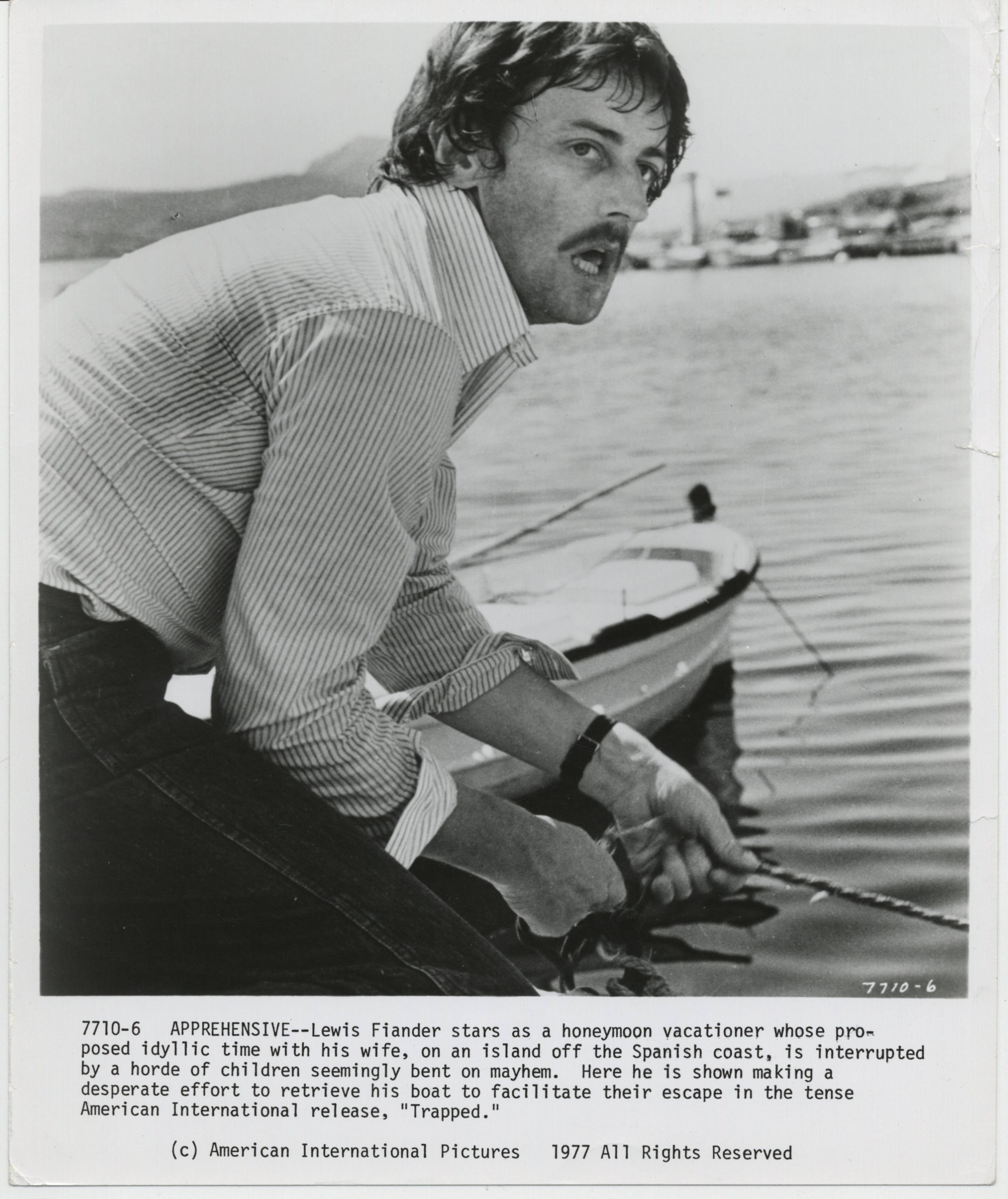 actor Lewis Fiander large photo