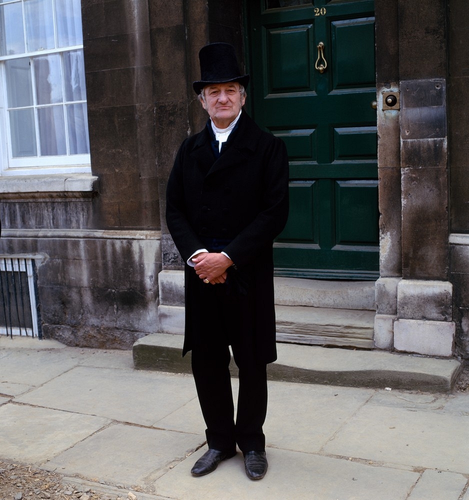 actor Peter Jeffrey large photo