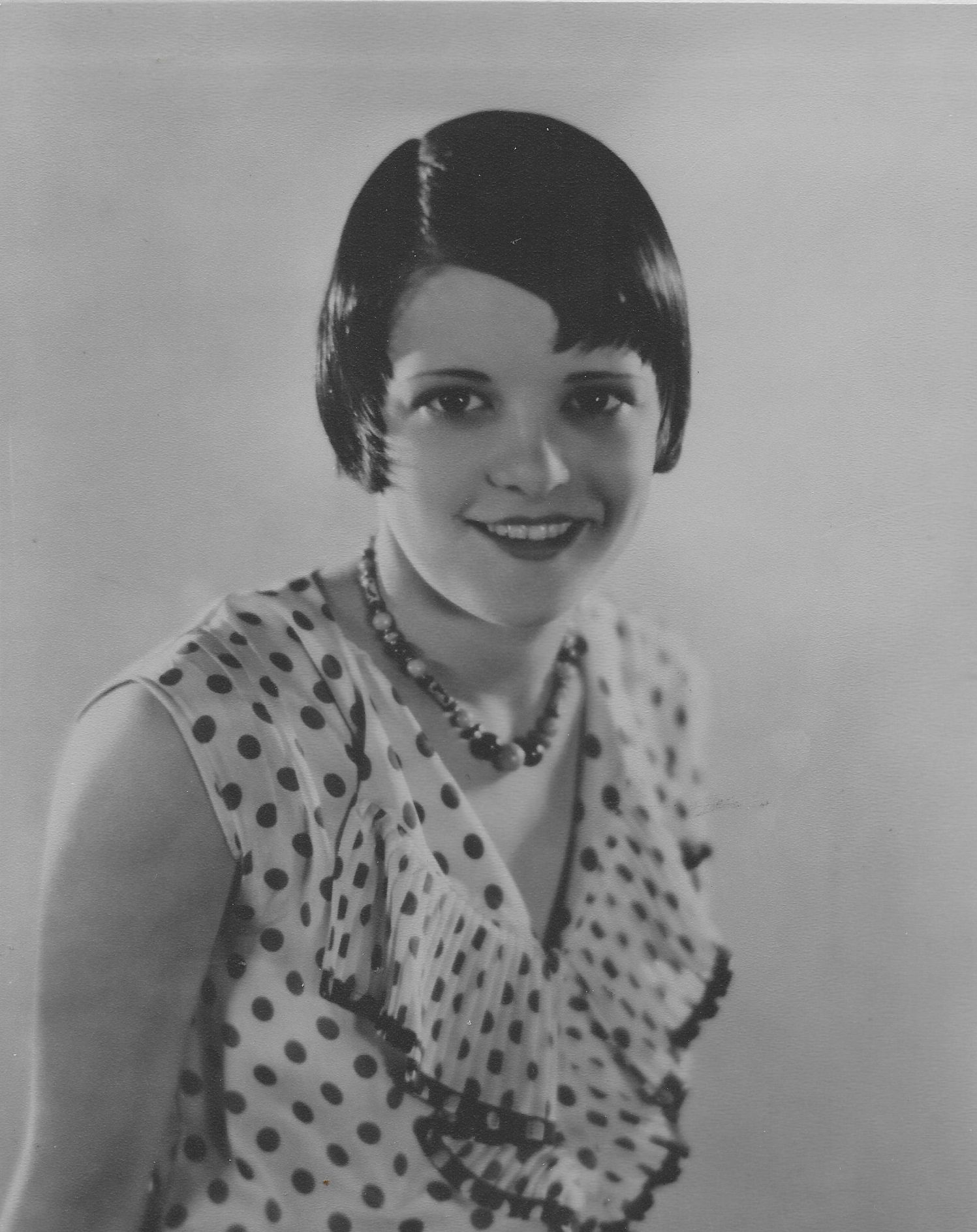 actor Mona Ray large photo