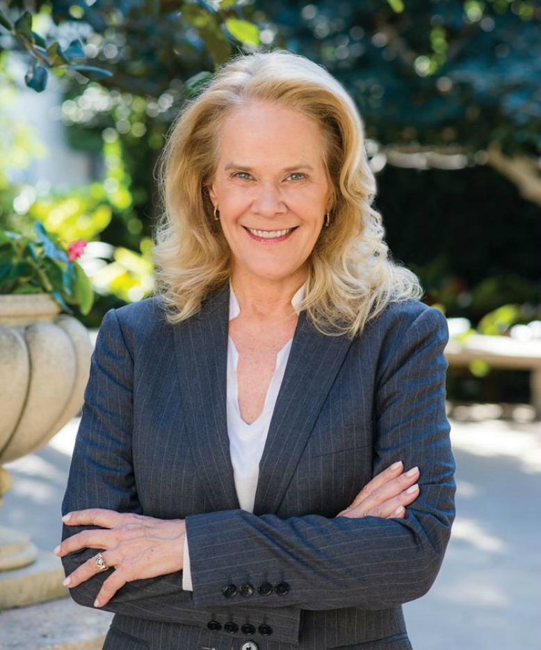 actor Julie Araskog large photo