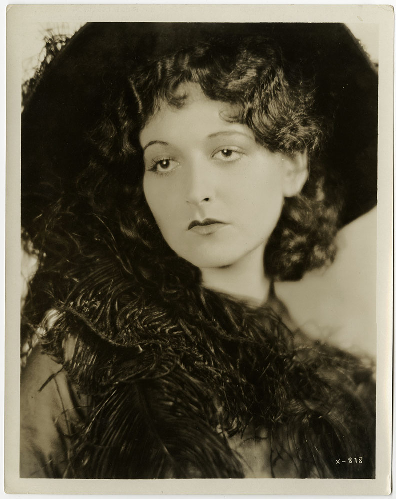 actor Natalie Kingston large photo