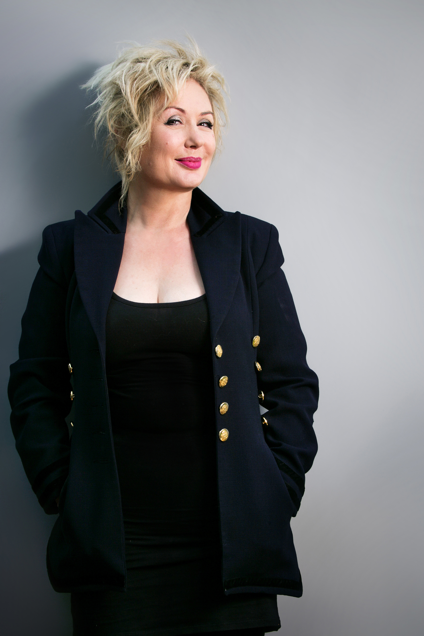 actor Hetty Baynes large photo