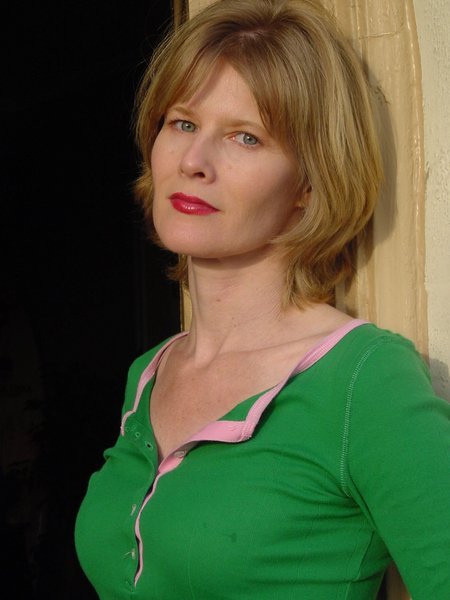 actor Jillian McWhirter large photo