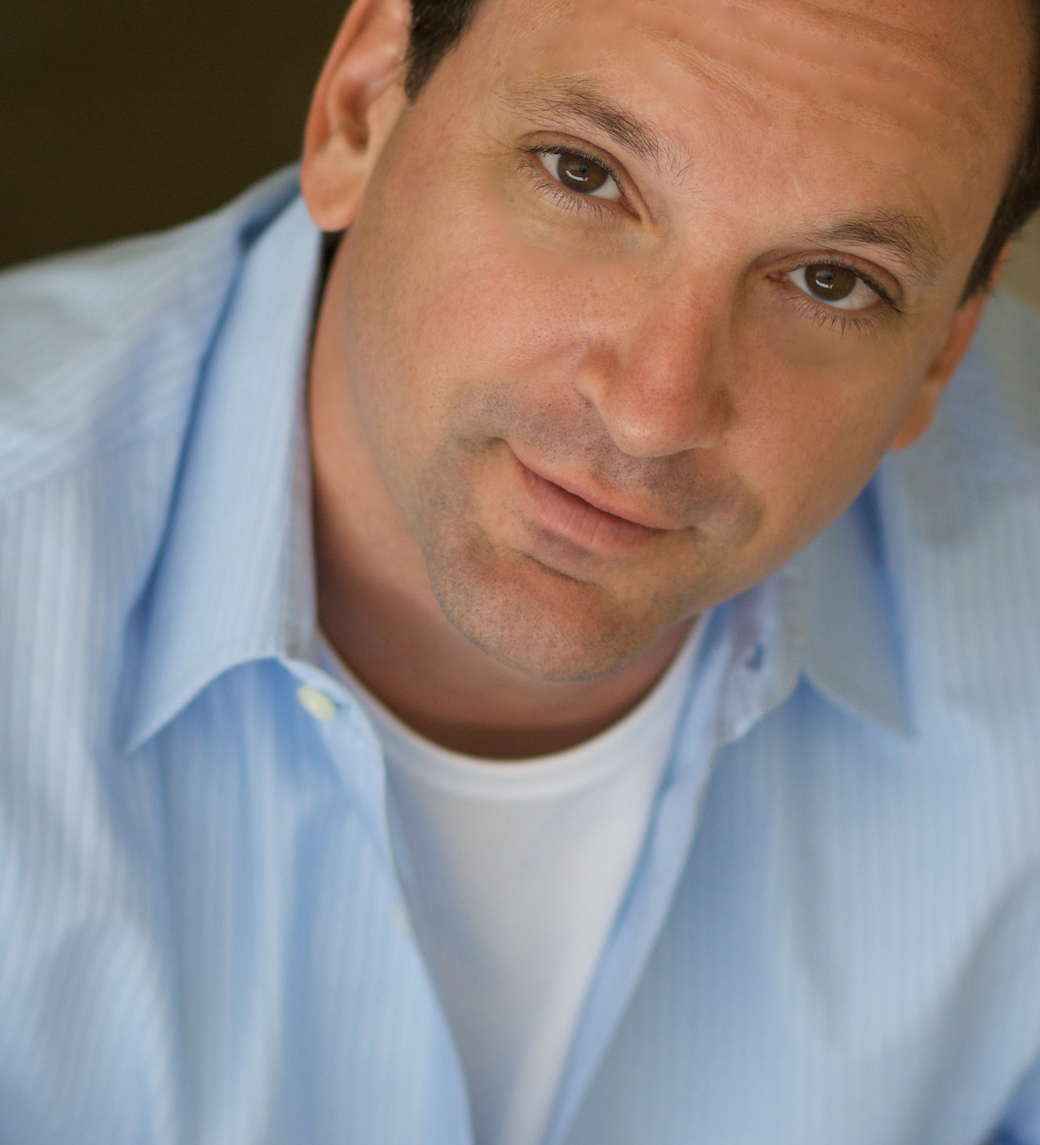 actor Robert Bella large photo