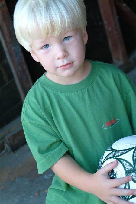 actor Zachary Johnson large photo