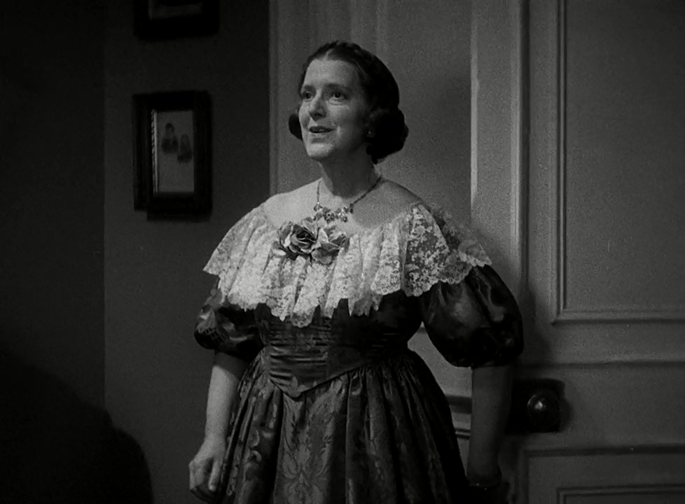 actor Leila McIntyre large photo