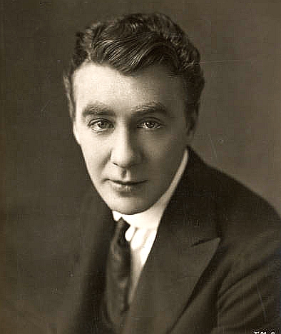 actor Tom Moore large photo