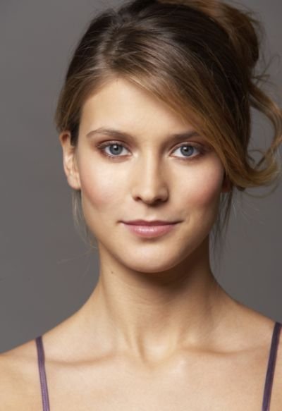 actor Charlotte Salt large photo