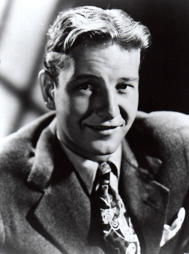 actor Tom Drake large photo