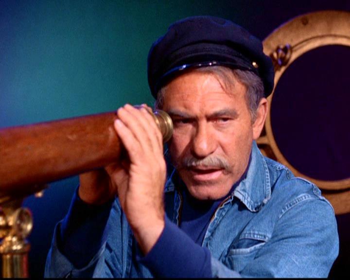 actor Louis Quinn large photo