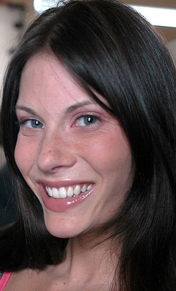 actor Tara Carroll large photo