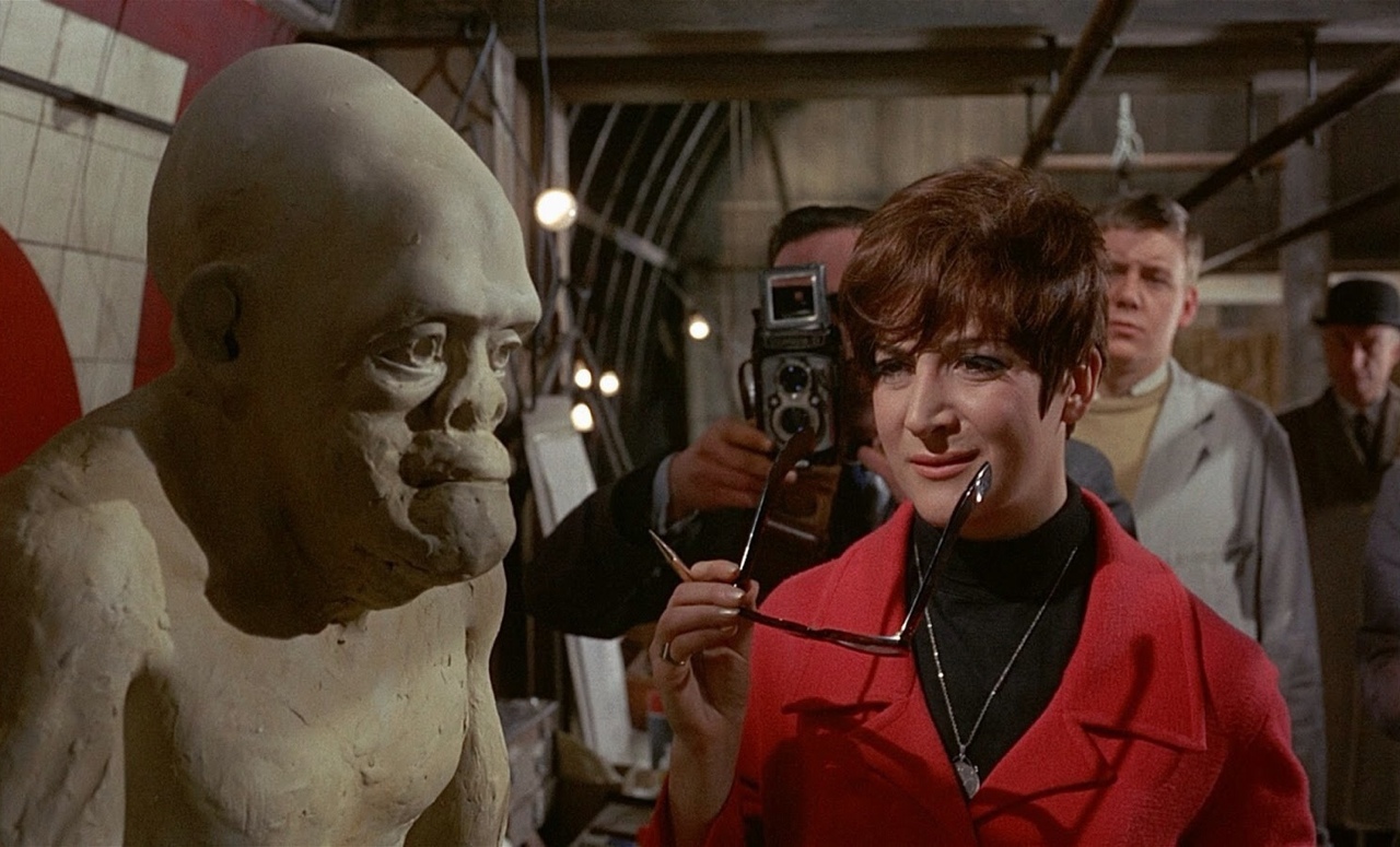 actor Sheila Steafel large photo