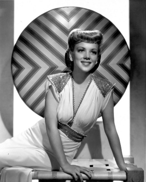 actor Frances Raeburn large photo