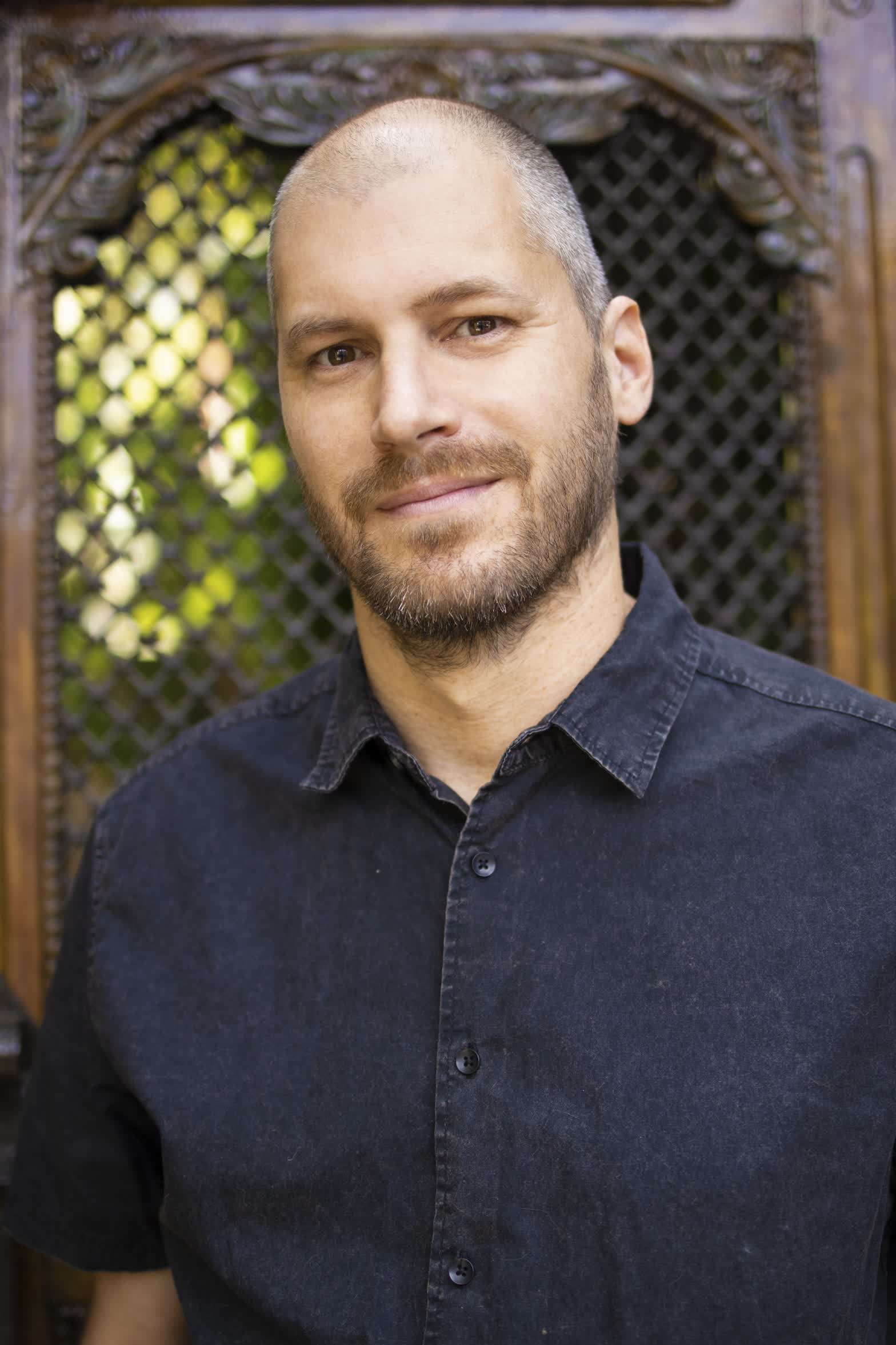 actor Travis Betz large photo