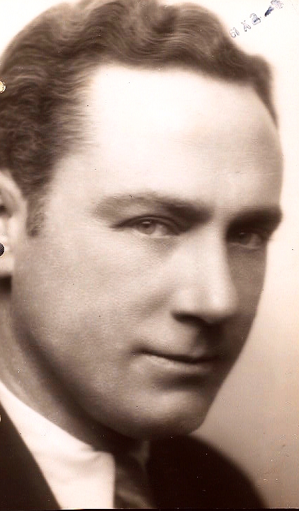 actor Douglas Cosgrove large photo