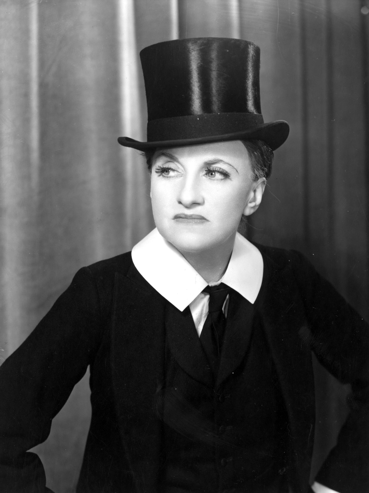 actor Hermione Gingold large photo