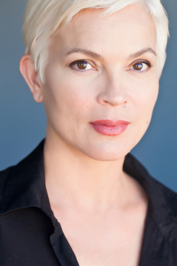 actor Elizabeth Gracen large photo