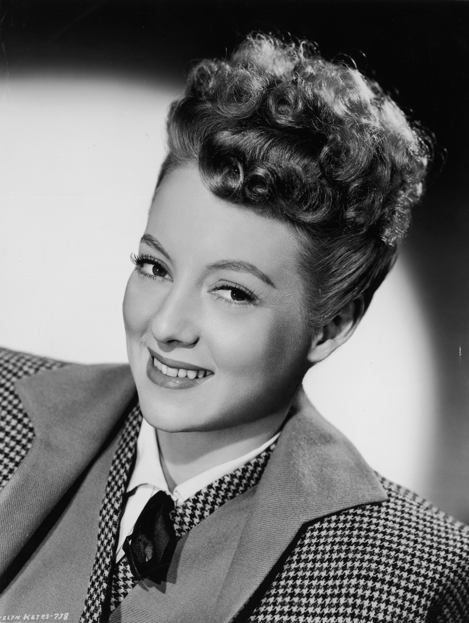 actor Evelyn Keyes large photo