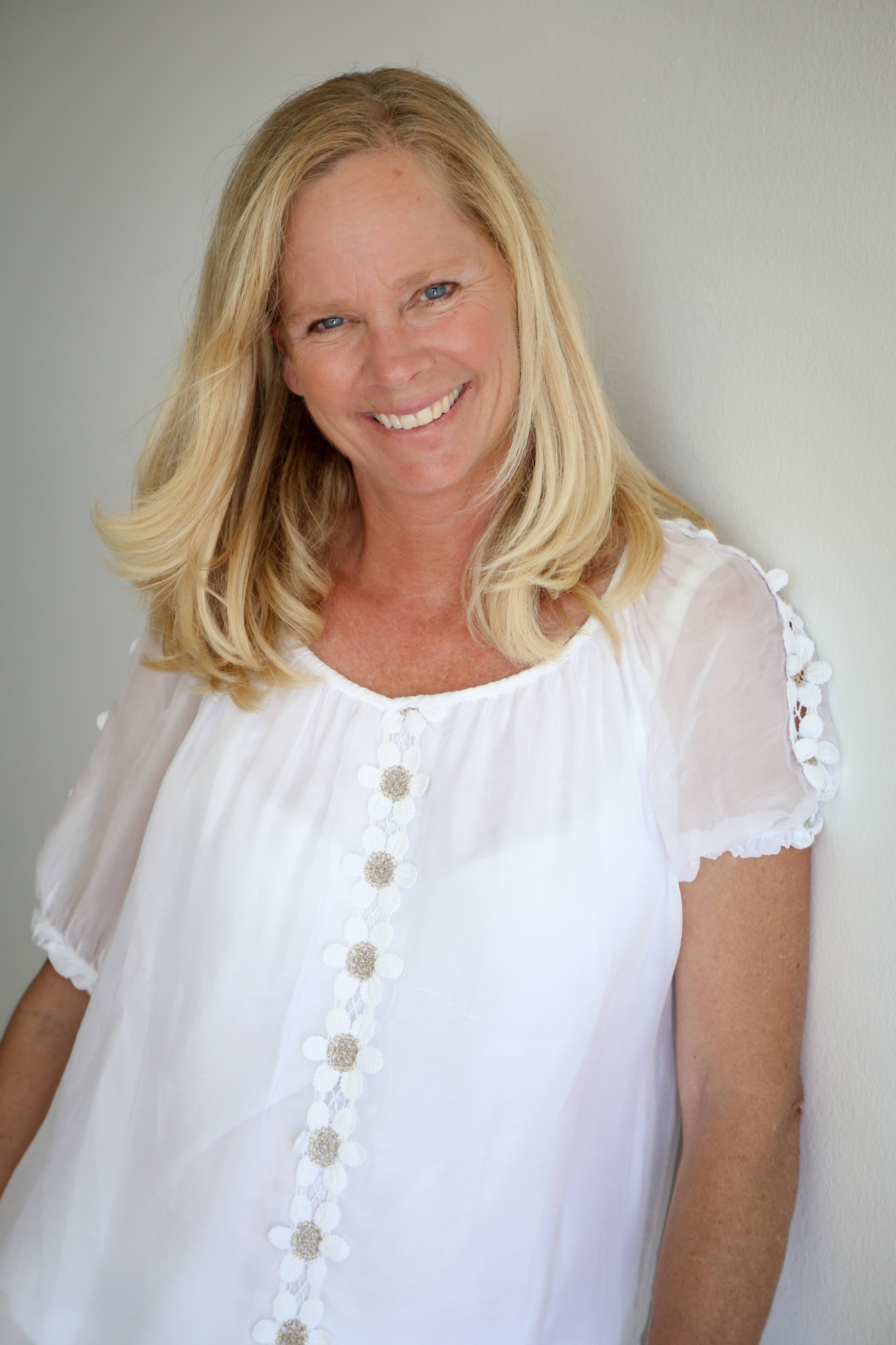 actor Courtney Gebhart large photo