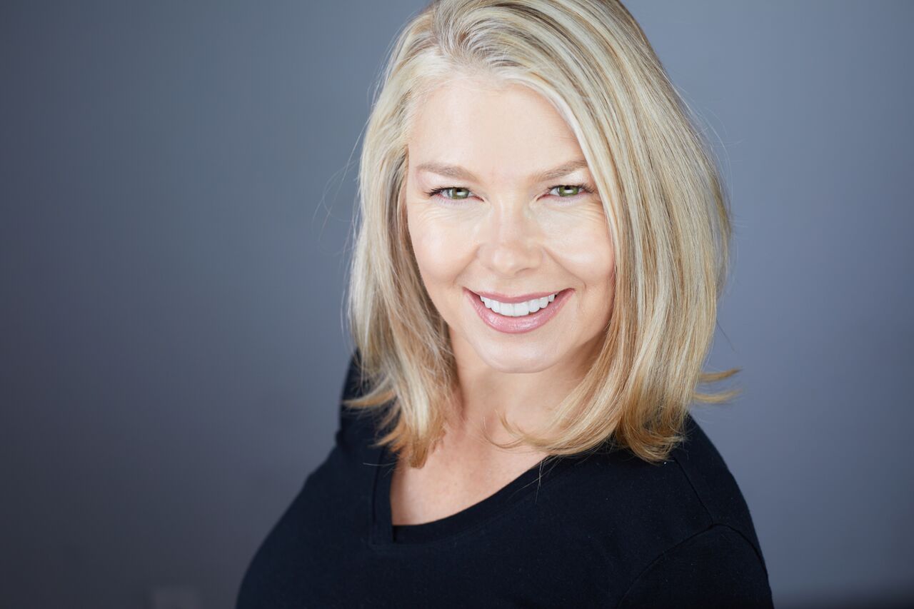 actor Lori Morrissey large photo