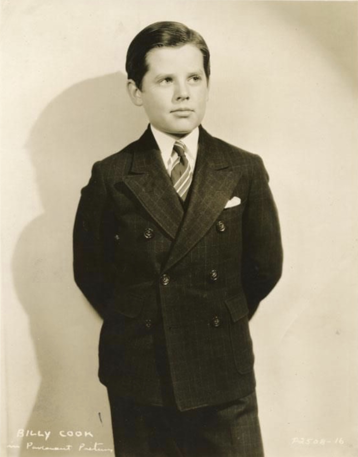 actor Billy Cook large photo