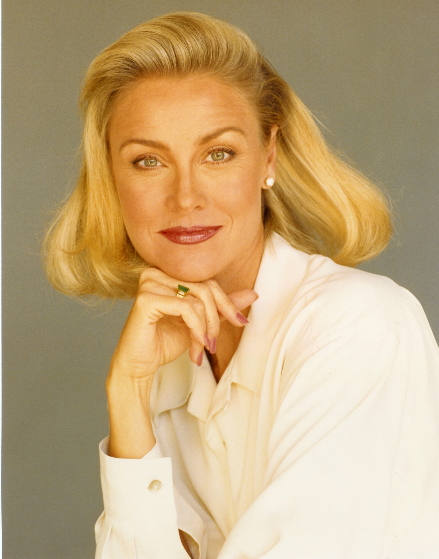 actor Simone Griffeth large photo