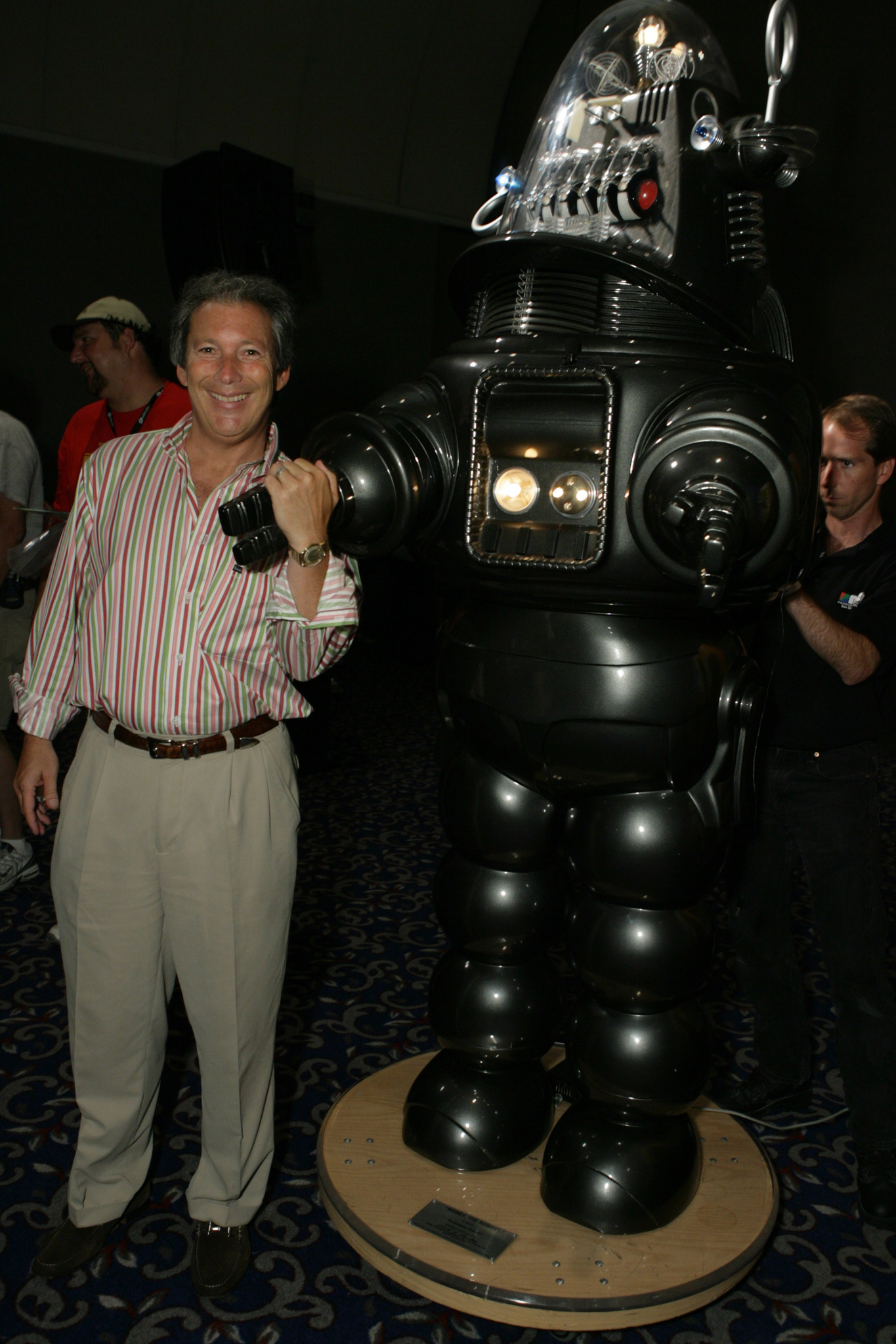 actor Robby the Robot large photo