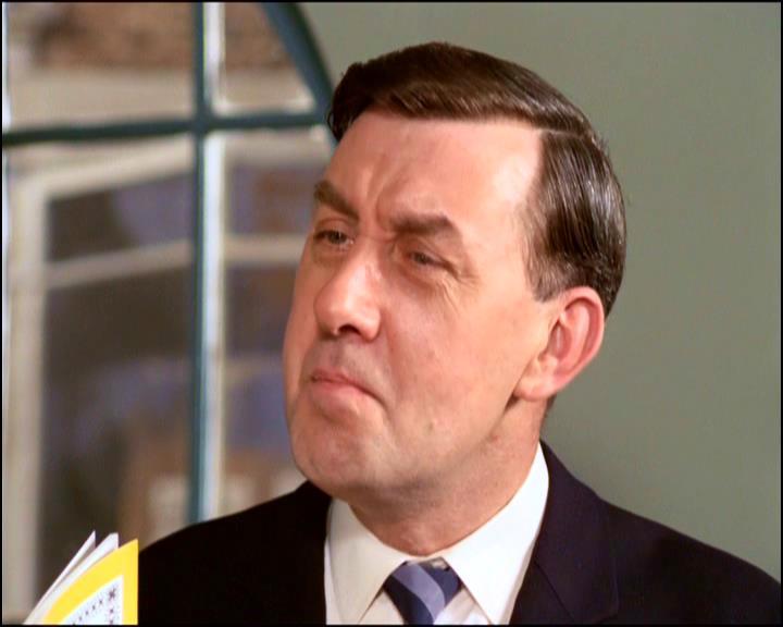 actor John Hussey large photo