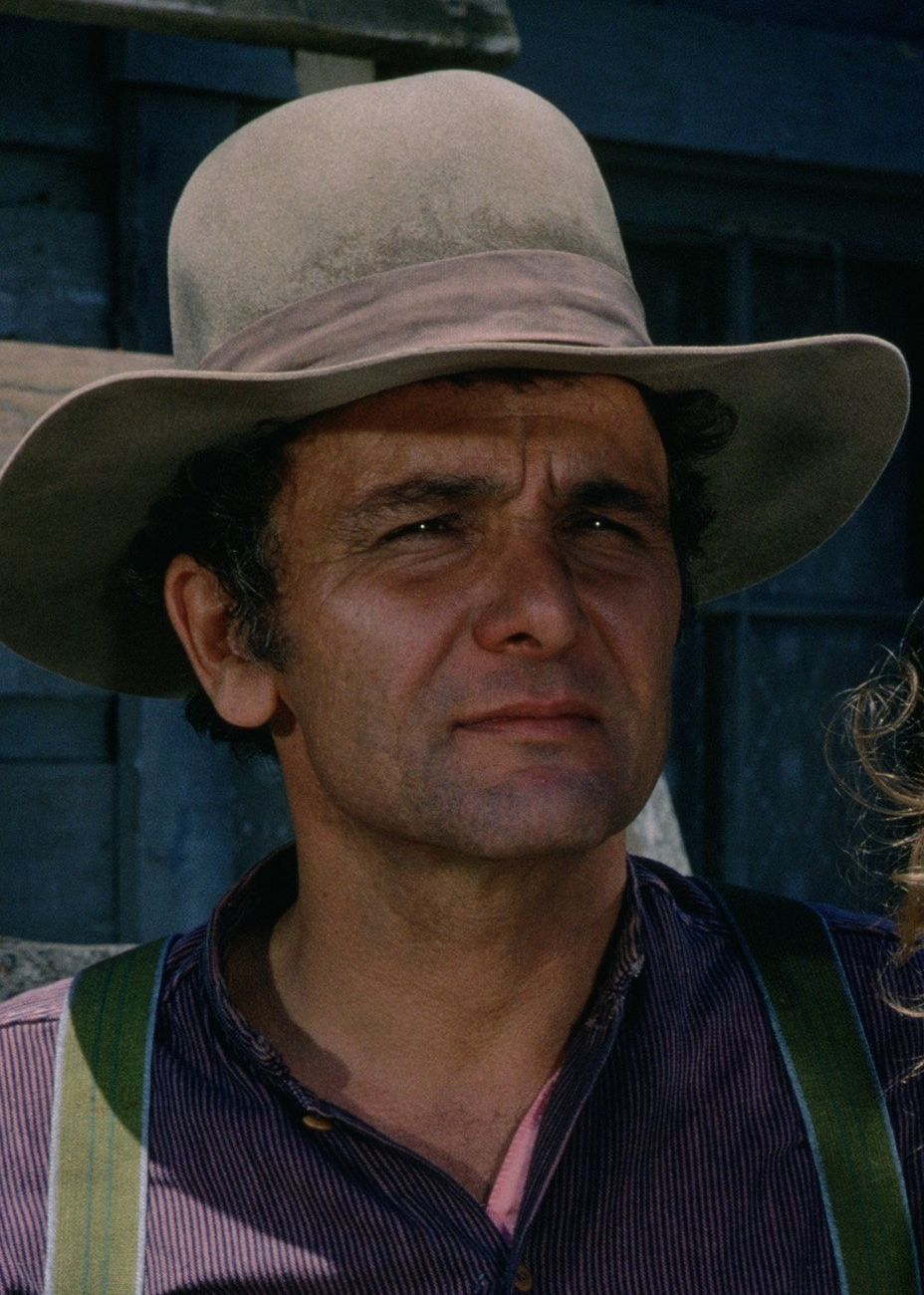 actor Michael Pataki large photo