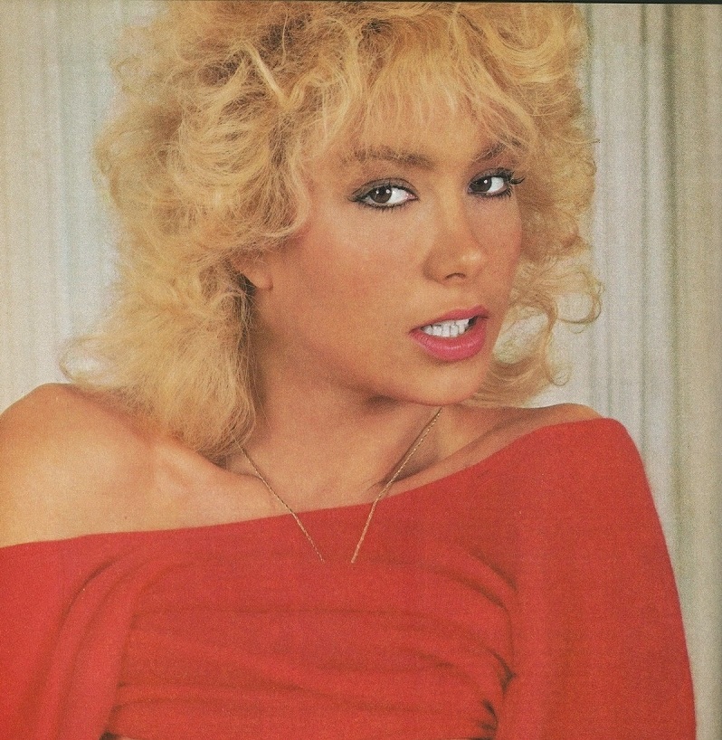 actor Gina Carrera large photo