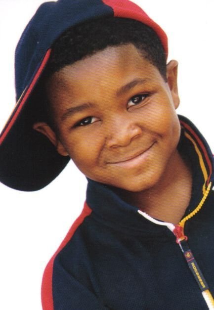 actor Avery Knight large photo