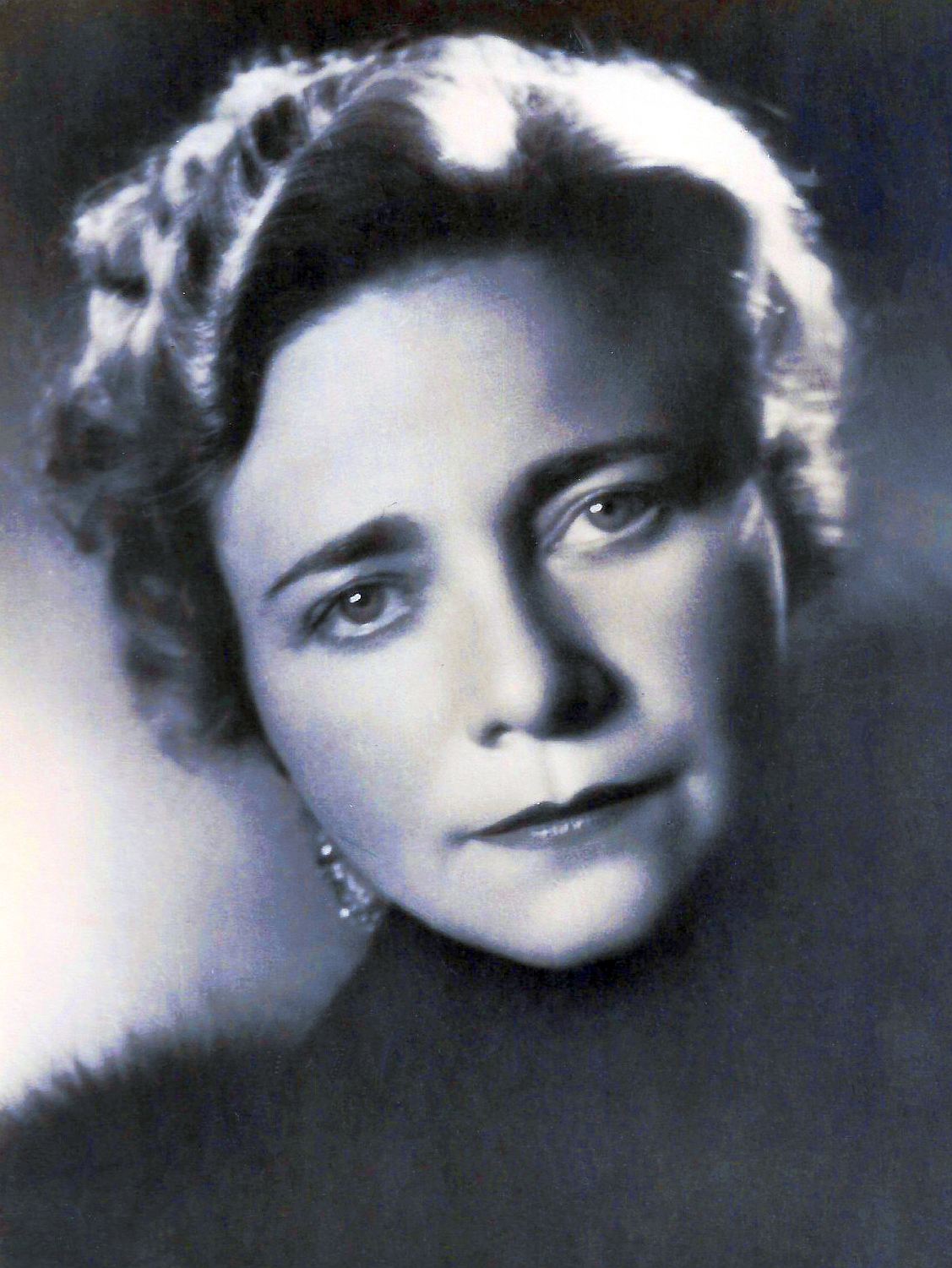 actor Franziska Kinz large photo