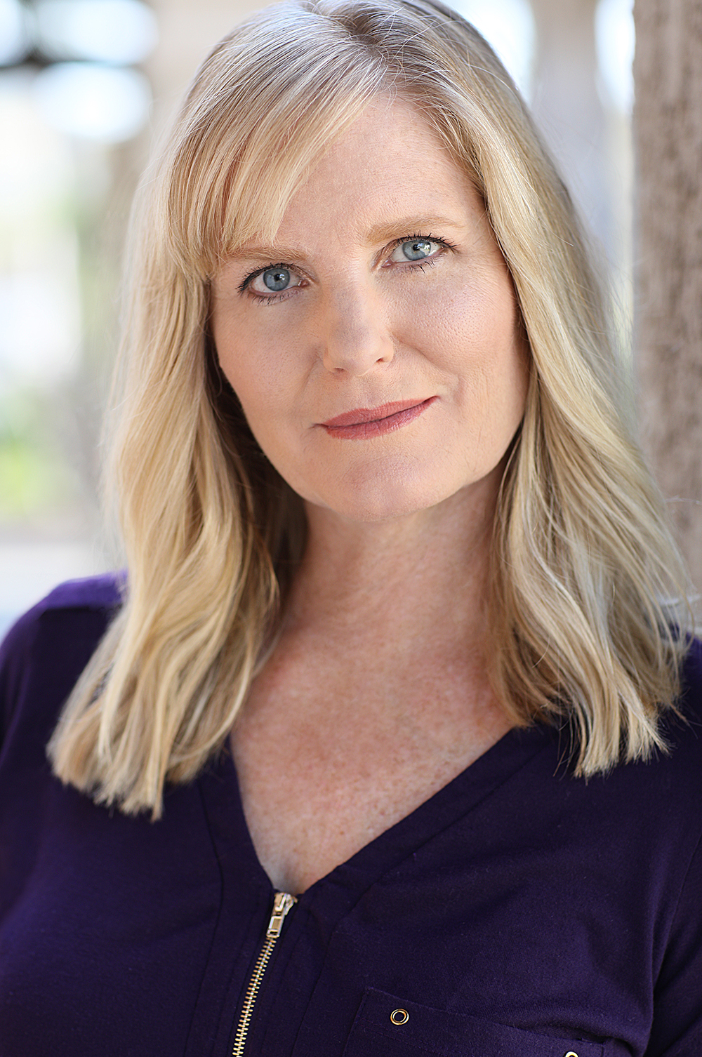 actor Vicky Dawson large photo