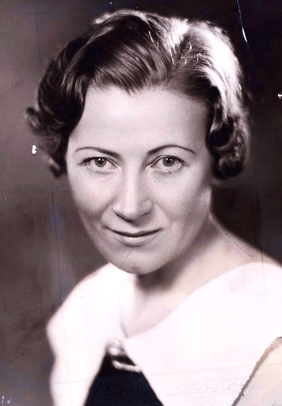 actor Edith Evanson large photo