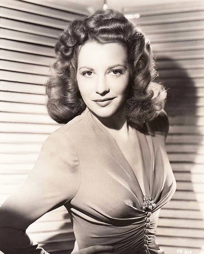 actor Julie Bishop large photo