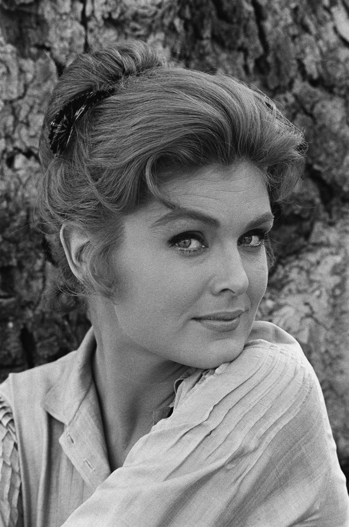 actor Patricia Blair large photo