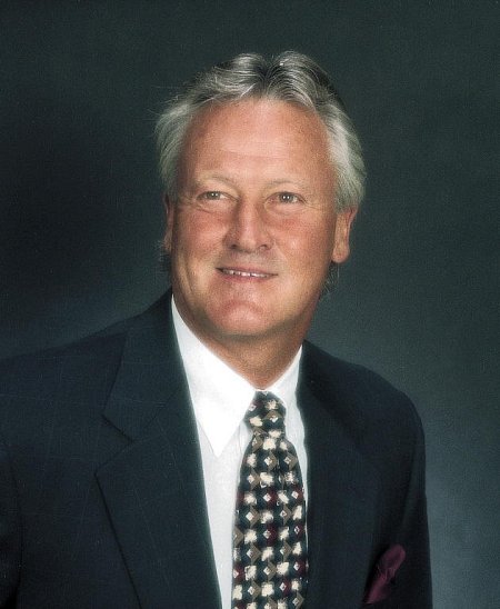 actor Stephen Dowling large photo