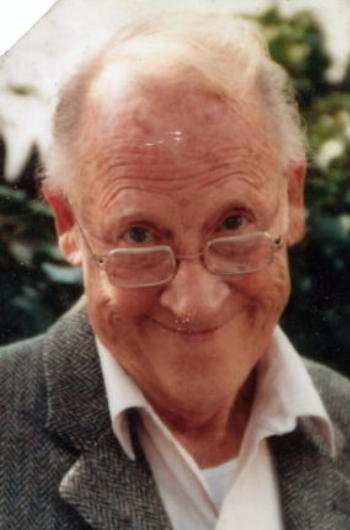 actor Hugh Warden large photo