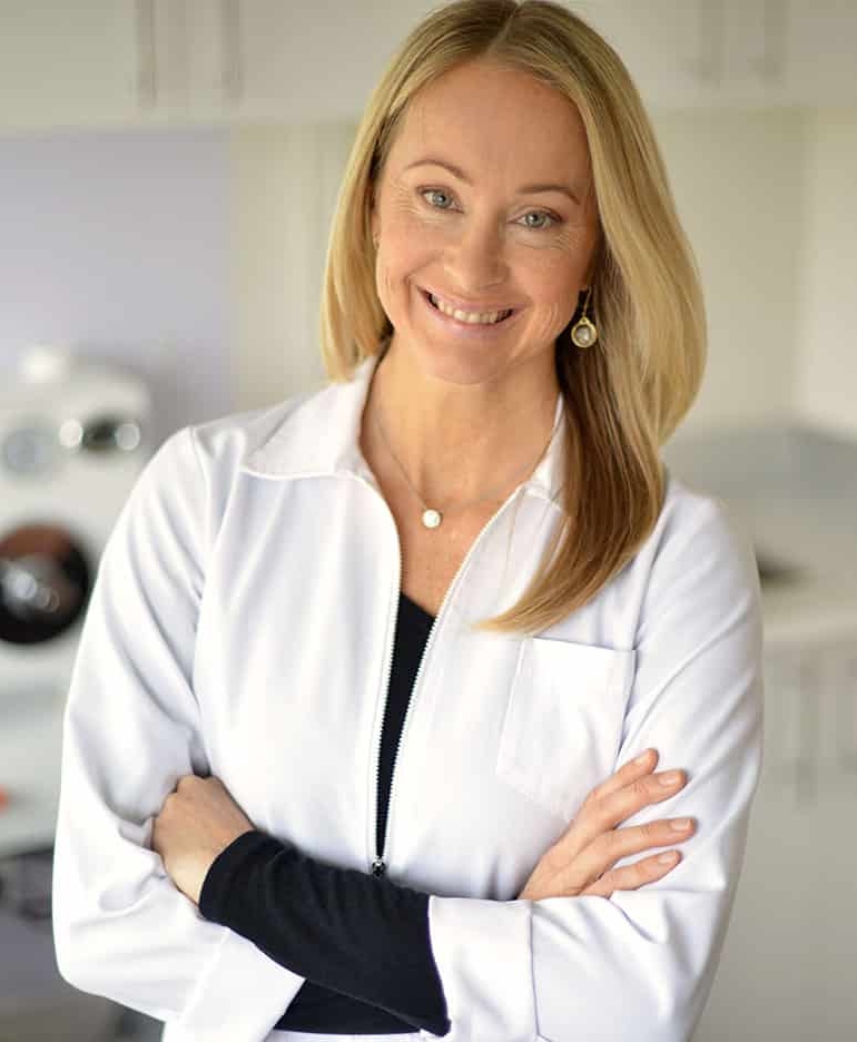 actor Annie Juneau large photo