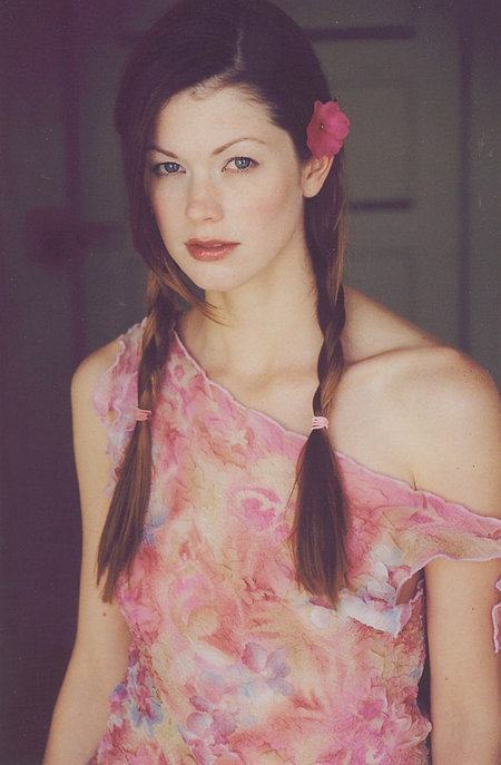 actor Emily Harrison large photo