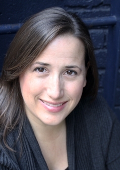 actor Lisa Ann Beley large photo