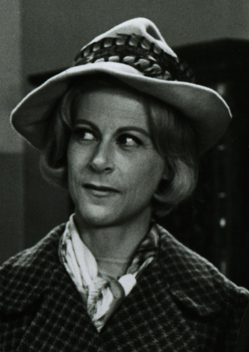 actor Eléonore Hirt large photo