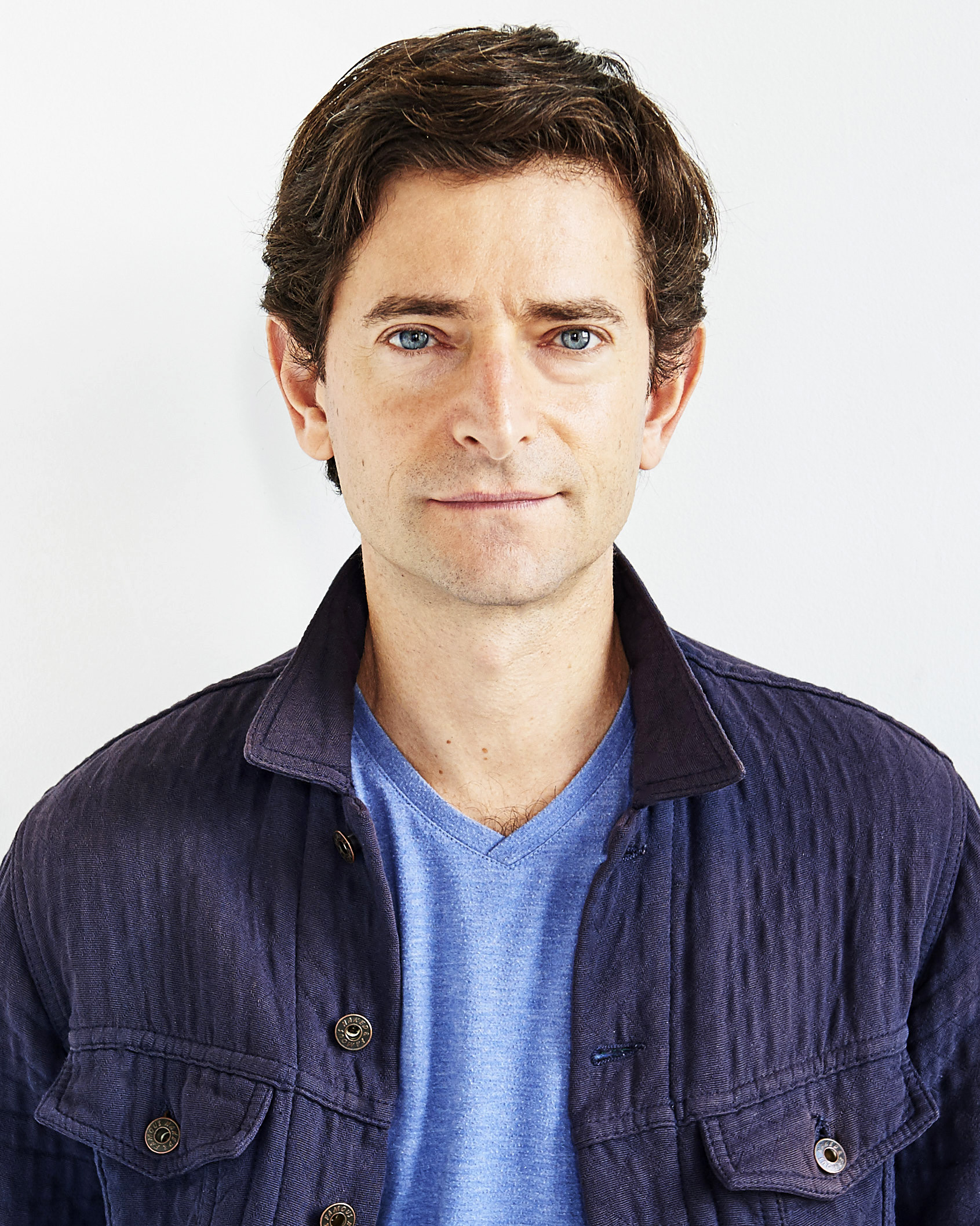 actor Jordan Pettle large photo