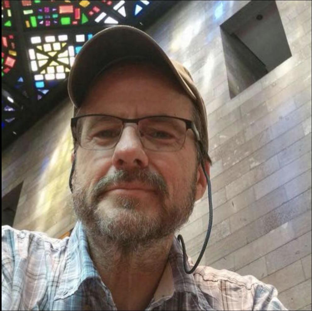 actor Scott Herriott large photo