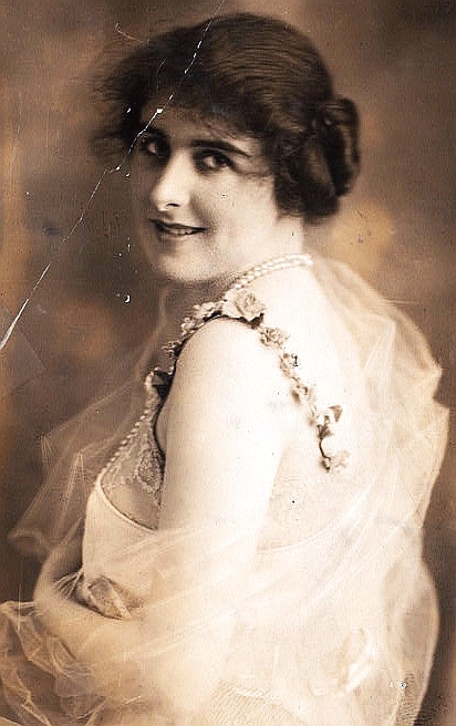 actor Ottola Nesmith large photo