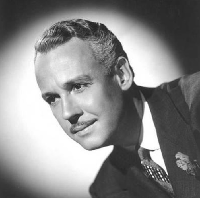 actor Paul McGrath large photo